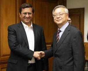 رییس کل بانک مرکزی با سفیر چین دیدار کرد رییس کل بانک مرکزی با سفیر چین دیدار کرد