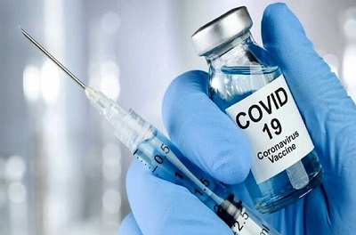 وزیر بهداشت از تلاش رئیس کل بانک مرکزی برای تامین ارز مورد نیاز واکسن کووید ١٩ تقدیر کرد