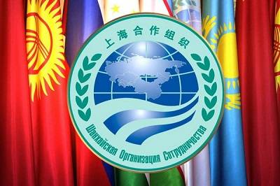 رئیس‌کل بانک مرکزی وارد پکن شد